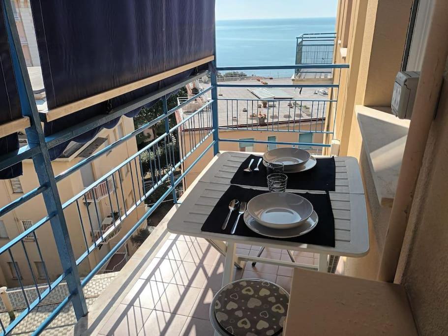 Appartamento Con Stupenda Vista Mare Zona Bristol Rapallo Kültér fotó