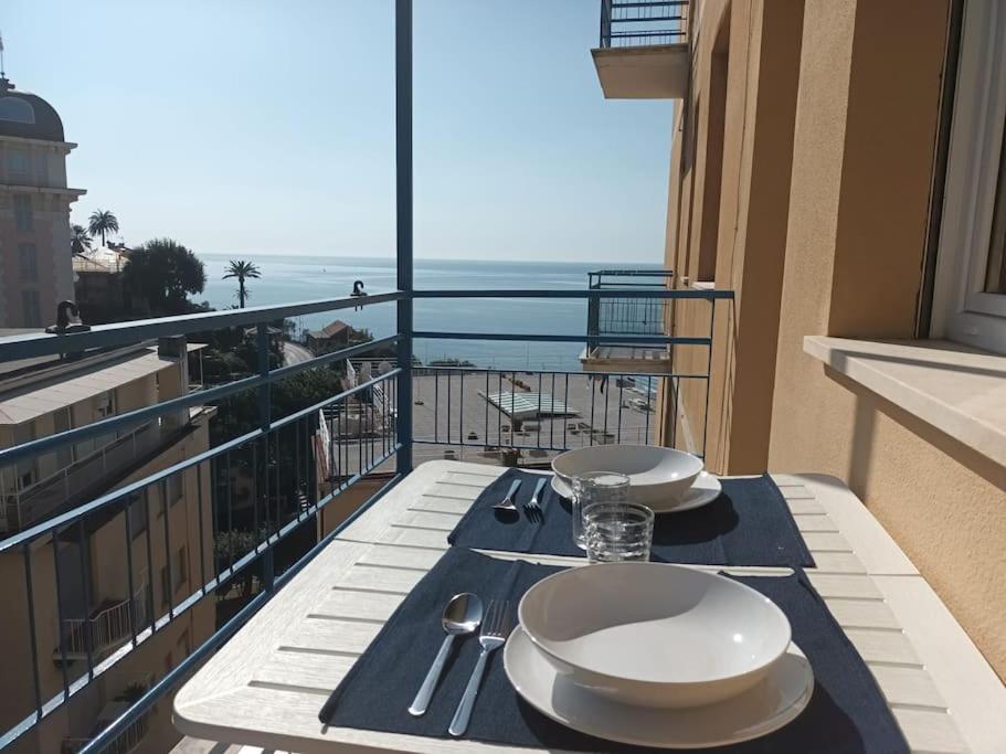Appartamento Con Stupenda Vista Mare Zona Bristol Rapallo Kültér fotó