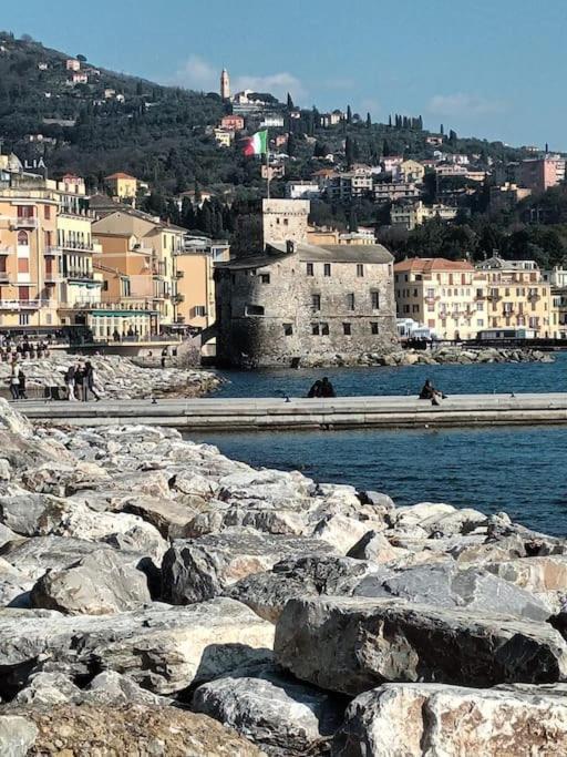 Appartamento Con Stupenda Vista Mare Zona Bristol Rapallo Kültér fotó